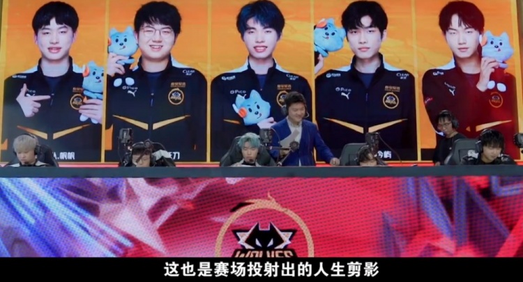 上表现得更 上表现得更