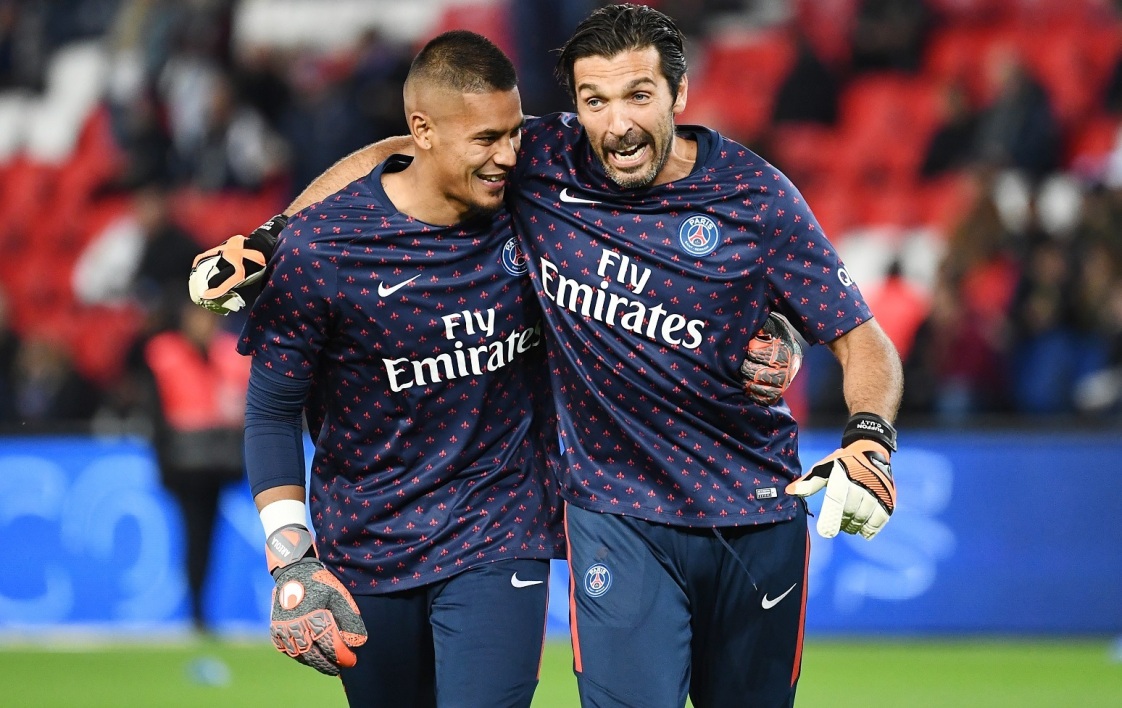 边锋斜插的 边锋斜插的